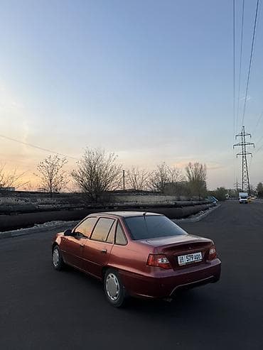 lexus 47: Седан классического дизайна, бордовый металлик. 4 двери, компактные — 3