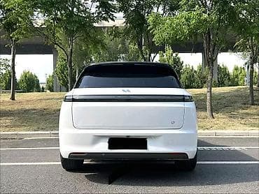 Lixiang: Lixiang L7: 2023 г., 1.5 л, Автомат — 6