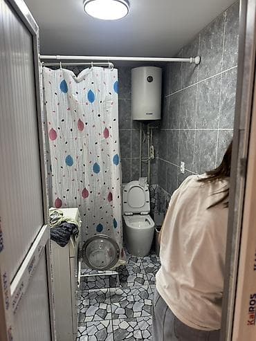 куплю долю в доме: Жилой дом с двором - Одноэтажный дом с фасадом под декор, пластиковые — 10