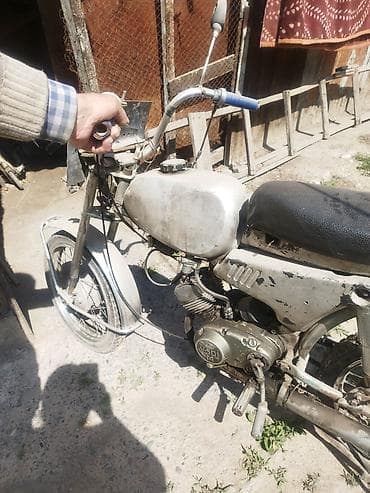 мотороллер ссср: Мопед советского образца с двухтактным двигателем V-50 (на крышке — 2