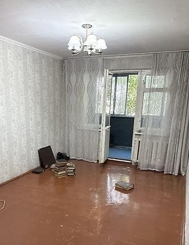104: 1 комната, 33 м², 104 серия, 1 этаж, Старый ремонт — 1