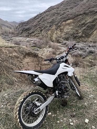 х5 авто: Питбайк/эндуро мотоцикл, белый пластик, предназначен для бездорожья — 4