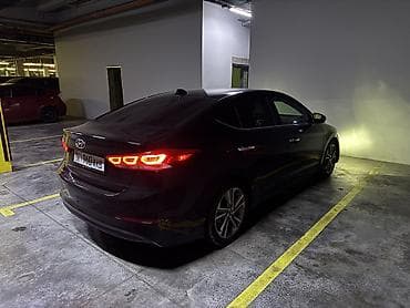 линолеум на авто: Hyundai Elantra: 2017 г., 2 л, Автомат, Бензин, Седан — 5