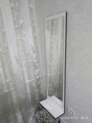 аквариум с тумбой: Зеркало с полочкой на стену . Высота 1метр. 10 см. Ширина 35 см. В — 4