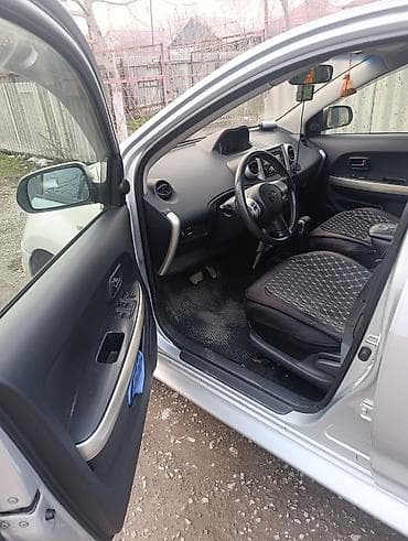 Toyota: Toyota Ist: 2005 г., 1.5 л, Автомат, Бензин, Хэтчбэк — 4