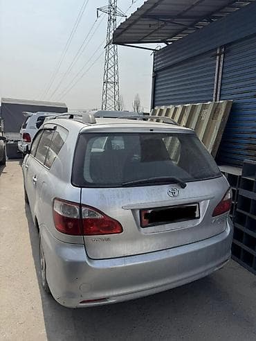 на версо: Toyota Avensis Verso: 2004 г., 2 л, Ручные, Бензин, Универсал — 3