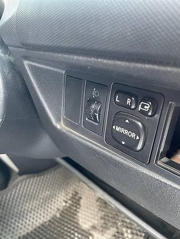 rover sd: Toyota Ist: 2002 г., 1.5 л, Автомат, Бензин, Хэтчбэк — 8