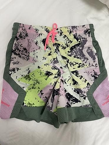 Эркектер кийими: Шорты Jordan Standard Fit (L) - Легкие спортивные шорты с ярким — 1