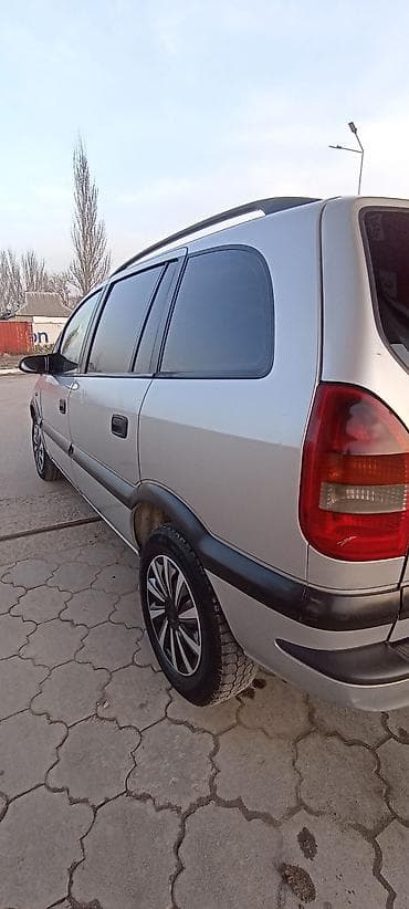 Opel: Opel Zafira: 2002 г., 1.6 л, Механика, Бензин, Минивэн — 2