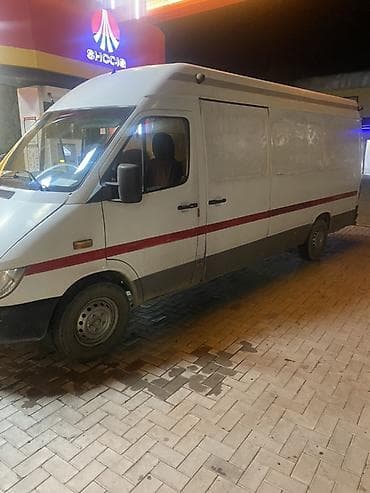 мега полуприцеп: Mercedes-Benz Sprinter грузовой фургон, длинная база, высокий крытый — 1