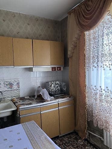 1 бөлмө, Кыймылсыз мүлк агенттиги, Толугу менен эмереги бар
