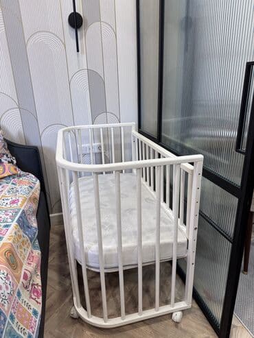 кровать манеж с пеленальным столиком: Детская приставная кроватка, С колесиками, цвет - Белый — 7