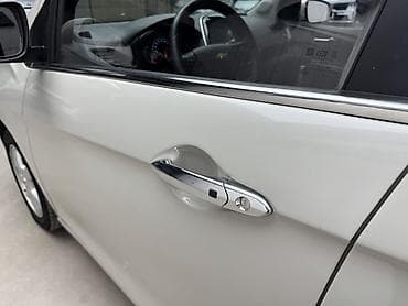 авто под выку: Chevrolet Spark: 2017 г., 1 л, Вариатор, Бензин, Хэтчбэк — 8