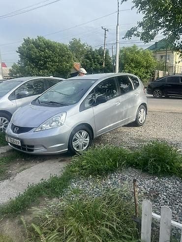 Продажа авто: Honda Fit: 2011 г., 1.5 л, Автомат, Бензин, Хэтчбэк — 2