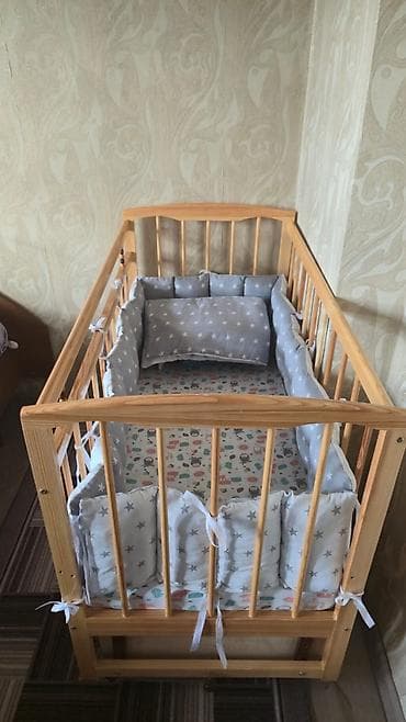 Кроватка-манеж практически новая, толком не пользовались-ребенок спал