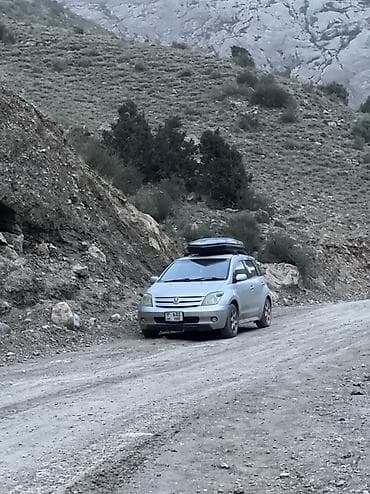 Унаа сатуу: Toyota Ist: 2004 г., 1.5 л, Автомат, Бензин, Хетчбек — 2