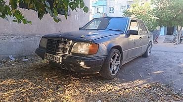 копка траншеи: Mercedes-Benz W124: 1993 г., 2 л, Механика, Бензин, Седан — 5