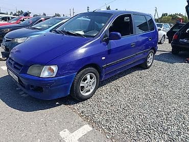 Mitsubishi Space Star: 2001 г., 1.3 л, Механика, Бензин, Хэтчбэк