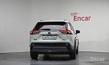 range rower: Toyota RAV4: 2021 г., Гибрид, Кроссовер — 4