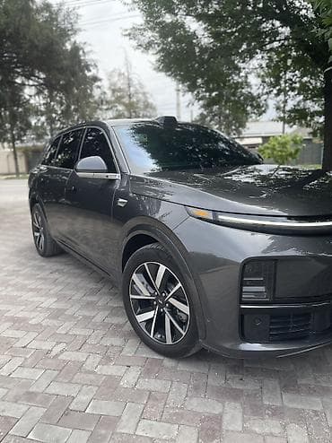 byd e9: Lixiang L7: 2023 г., Гибрид, Кроссовер — 8