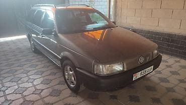 автомобили: Volkswagen Passat: 1992 г., 1.8 л, Механика, Бензин, Универсал — 4