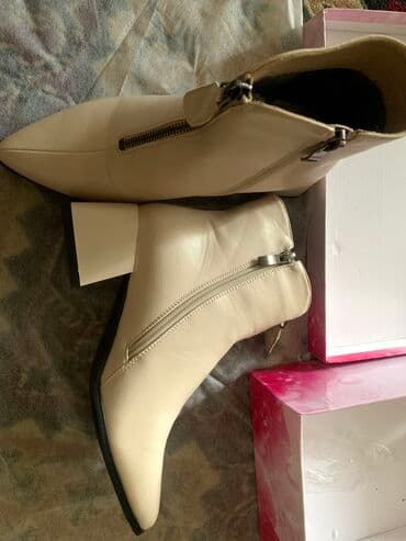 удобный обувь: Новые Сапоги Деми 37р,качество 😍очень удобные Цвет Айвори Каблук 5см — 4