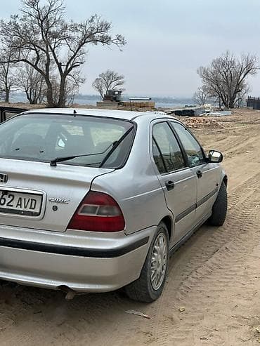 отделка салона авто: Honda Civic: 1998 г., 1.6 л, Автомат, Бензин, Седан — 7