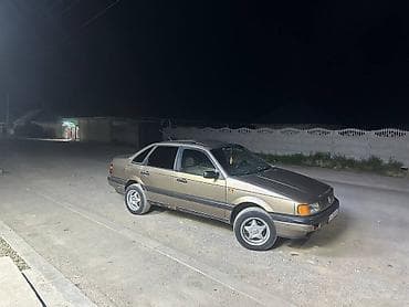 Volkswagen Passat: 1989 г., 1.8 л, Механика, Газ, Седан at lalafo.kg Volkswagen Passat: 1989 г., 1.8 л, Механика, Газ, Седан