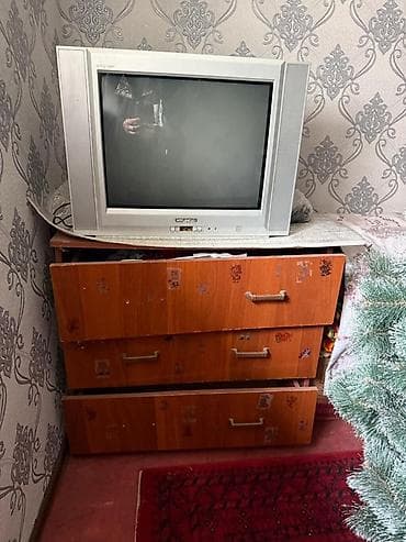 Телевизор Hyundai (ЭЛТ) - Модель: Hyundai (серия указана на передней