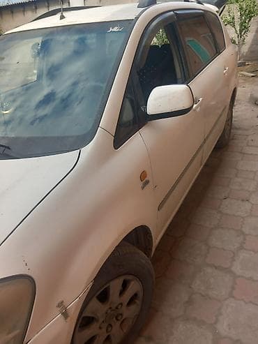 авенсус версо: Toyota Avensis Verso: 2002 г. — 3