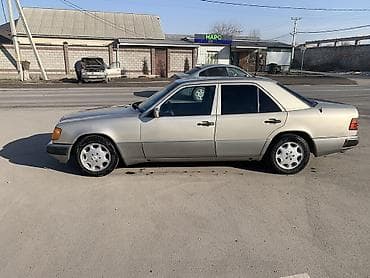салон мерседес 220: Mercedes-Benz W124: 1991 г., 2.3 л, Механика, Бензин, Седан — 9