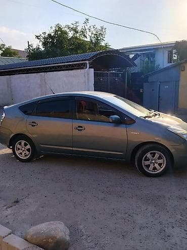 багажник тойота: Toyota Prius: 2005 г., 1.5 л, Вариатор, Гибрид, Хэтчбэк — 3
