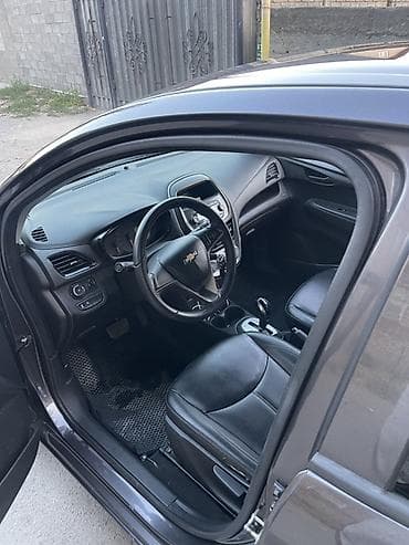 Продажа авто: Chevrolet Spark: 2016 г., Автомат, Бензин, Хэтчбэк — 6
