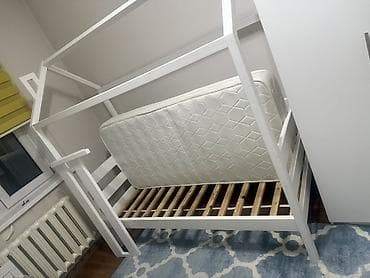 Детская кровать-домик с матрасом - Каркас: дерево, окрашен в белый