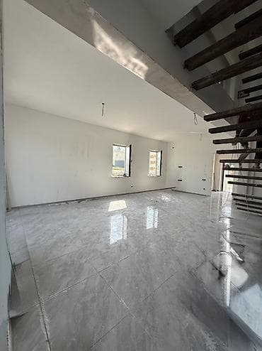 Үйлөрдү сатуу: 600$ Продается просторный таунхаус с жилой площадью 275м2 с — 5