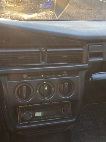 mini cuper: Mercedes-Benz 190: 1998 г., Седан — 9