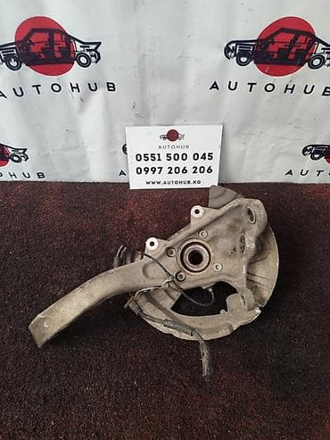 Цапфа (поворотный кулак) передняя правая для BMW X5 E70, двигатель