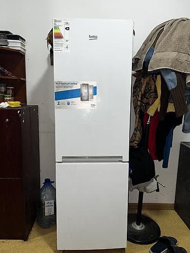 Холодильник Beko с нижней морозильной камерой - Двухкамерная модель с — 1