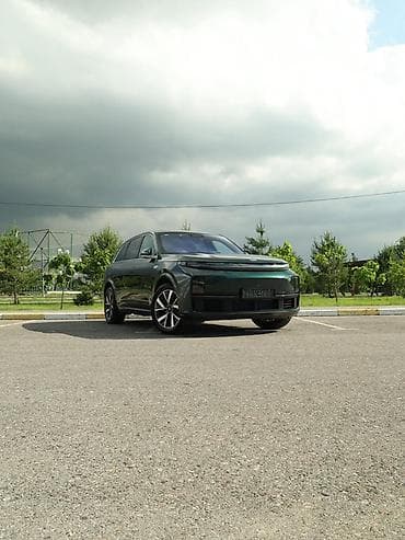 lix: Lixiang L7: 2023 г., 1.5 л, Автомат, Электромобиль, Кроссовер — 2