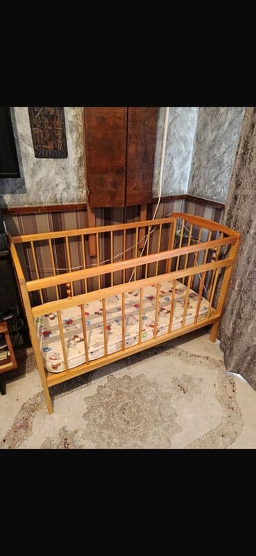 Детская кроватка. Дерево. Покрыто белой нетоксичной краской. Продается at lalafo.kg Детская кроватка. Дерево. Покрыто белой нетоксичной краской. Продается
