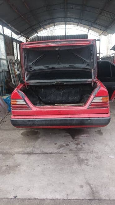 бу авто в кредит без первоначального взноса рядом просп. жибек жолу, бишкек: Mercedes-Benz W124: 1987 г., 2 л, Механика, Бензин, Седан — 8