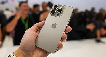 часы с пульсометром: IPhone 15 Pro на экране есть чёрный точка незаметны на работу не — 1