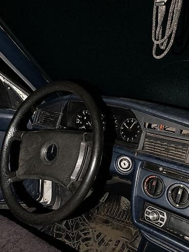 fort focus: Mercedes-Benz C-Class: 1985 г., 2.8 л, Седан — 6