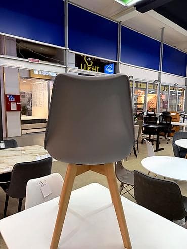 куханый стул: Стул Eames 222 - Расцветки: серый, чёрный, белый и бежевый - Размер — 6