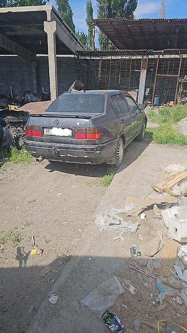 машина кузов: Volkswagen Vento: 1994 г., 2 л, Механика, Бензин, Седан — 2