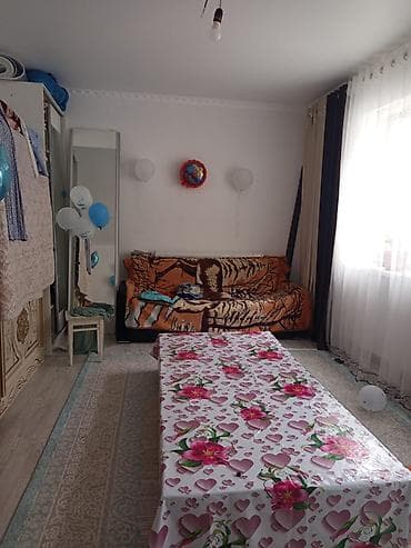 Недвижимость: Дом из кирпича с мансардной крышей. Вход через крыльцо с широкими — 3