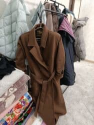 сколько стоит взять свадебное платье напрокат: Пальто, Классика, Осень-весна, Драп, Длинная модель, С поясом, S — 1