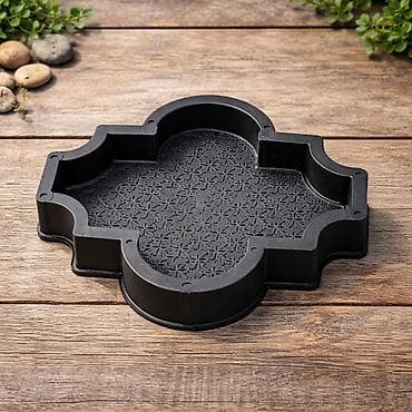 Продаю формы для брусчатки . новые. 
материал пластик 
ватс апп