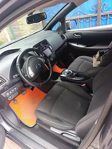 Nissan Leaf: 2013 г., Электромобиль, Хэтчбэк — 4