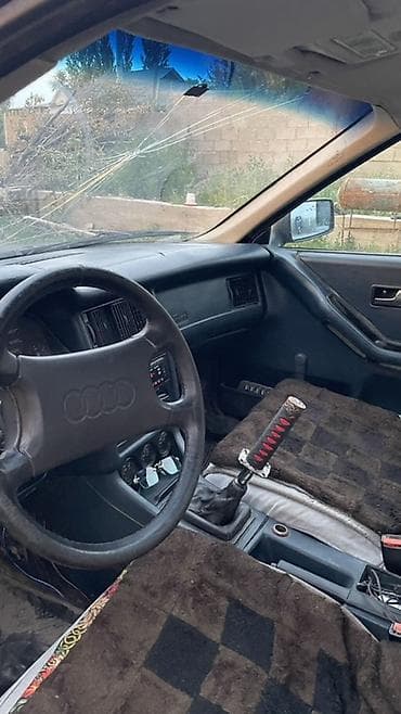 Транспорт: Audi 80: 1990 г., Механика, Седан — 2